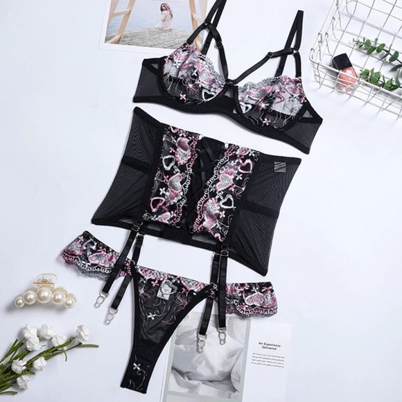 Lingerie Set - Picture 6 of 6